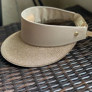 NWT Eric Javitz Champ Visor